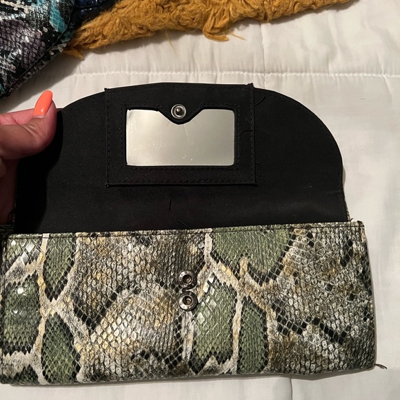 Express and Style & Co - Clutch Bundle - Picture 4 of 7